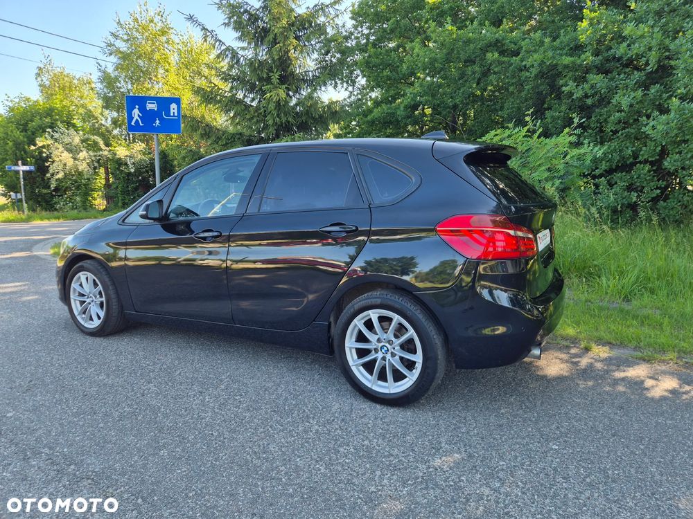 BMW Seria 2 216d Sport Line - 10