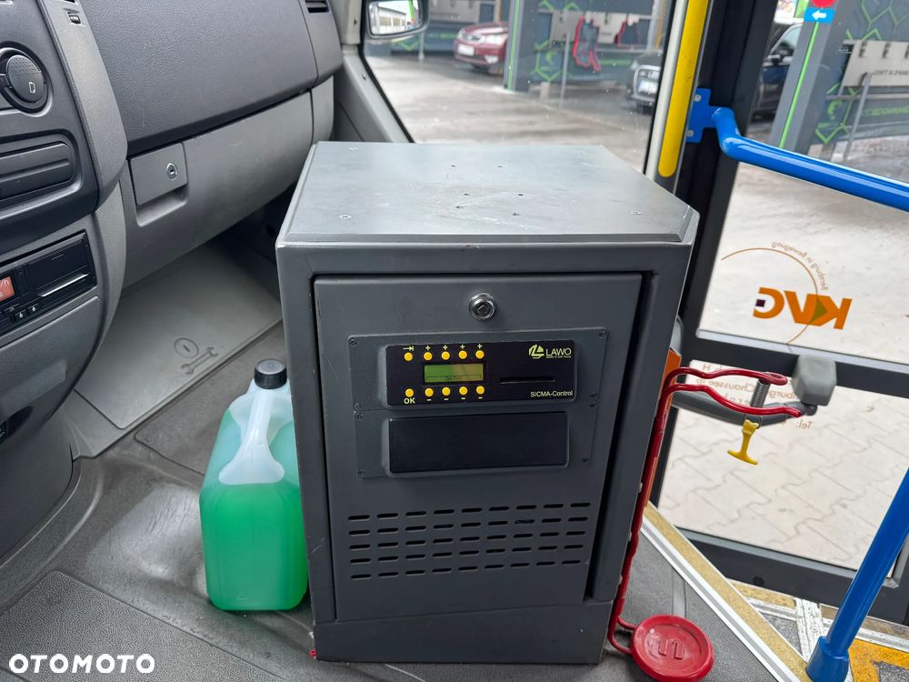 Mercedes-Benz Sprinter - 25