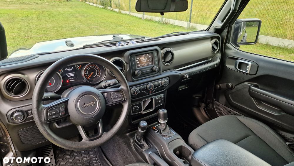 Jeep Wrangler - 11