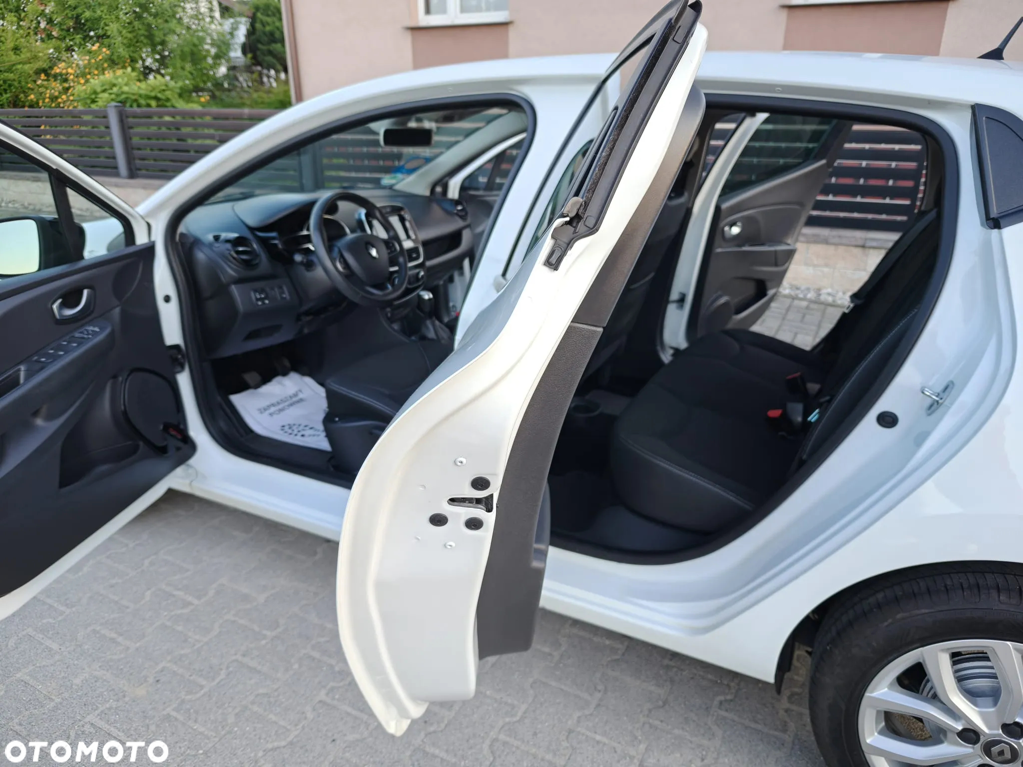 Renault Clio - 10