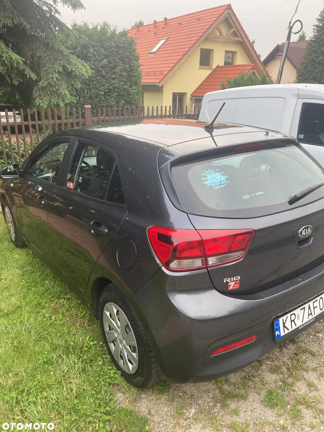 Kia Rio 1.2 L - 2