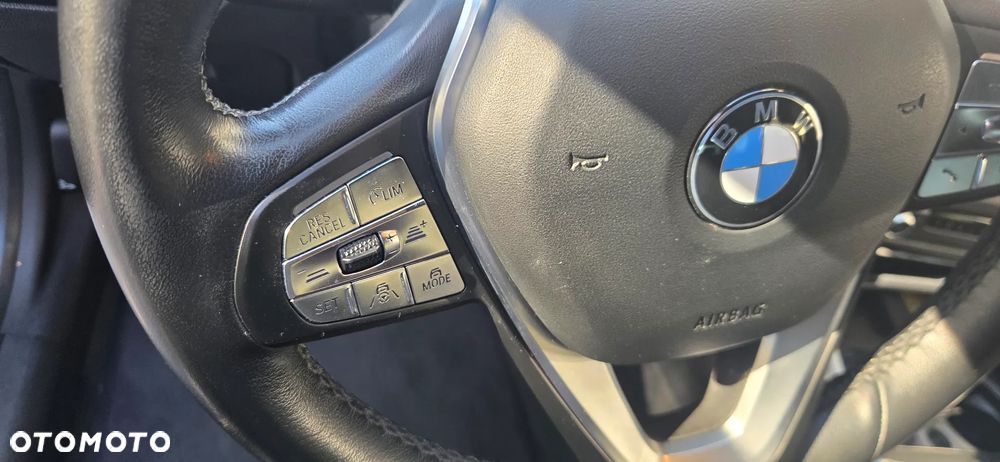 BMW Seria 3 318d Sport Line - 36