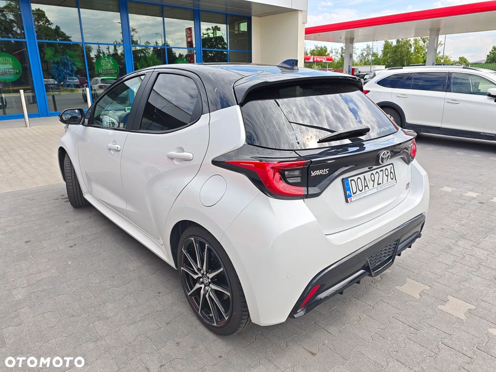 Toyota Yaris Hybrid 1.5 GR Sport - 4
