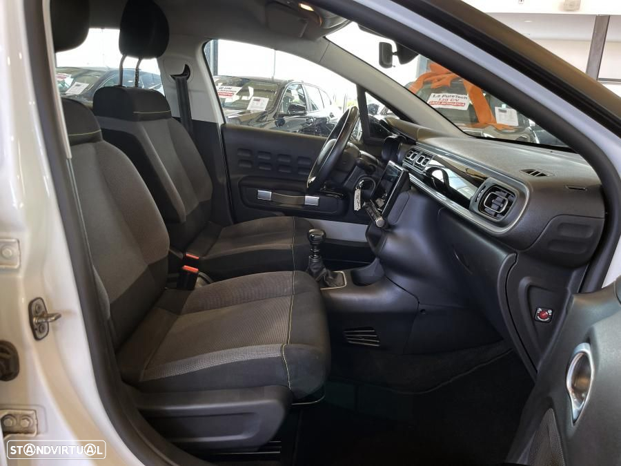 Citroën C3 1.2 PureTech Shine - 24