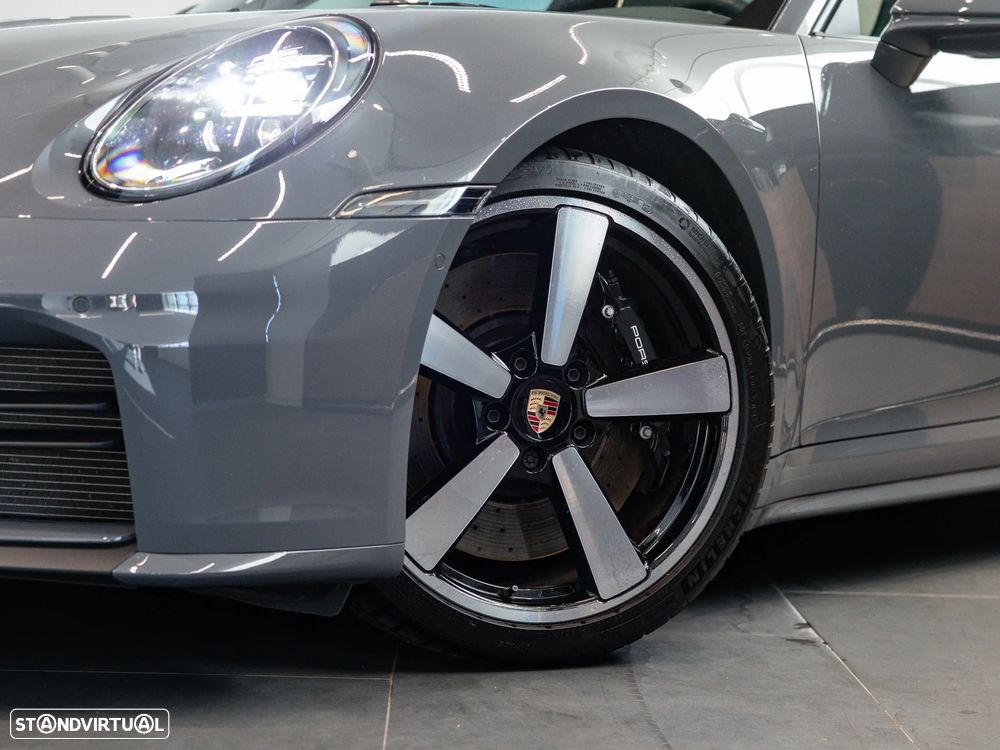 Porsche 911 (992) Carrera S - 14