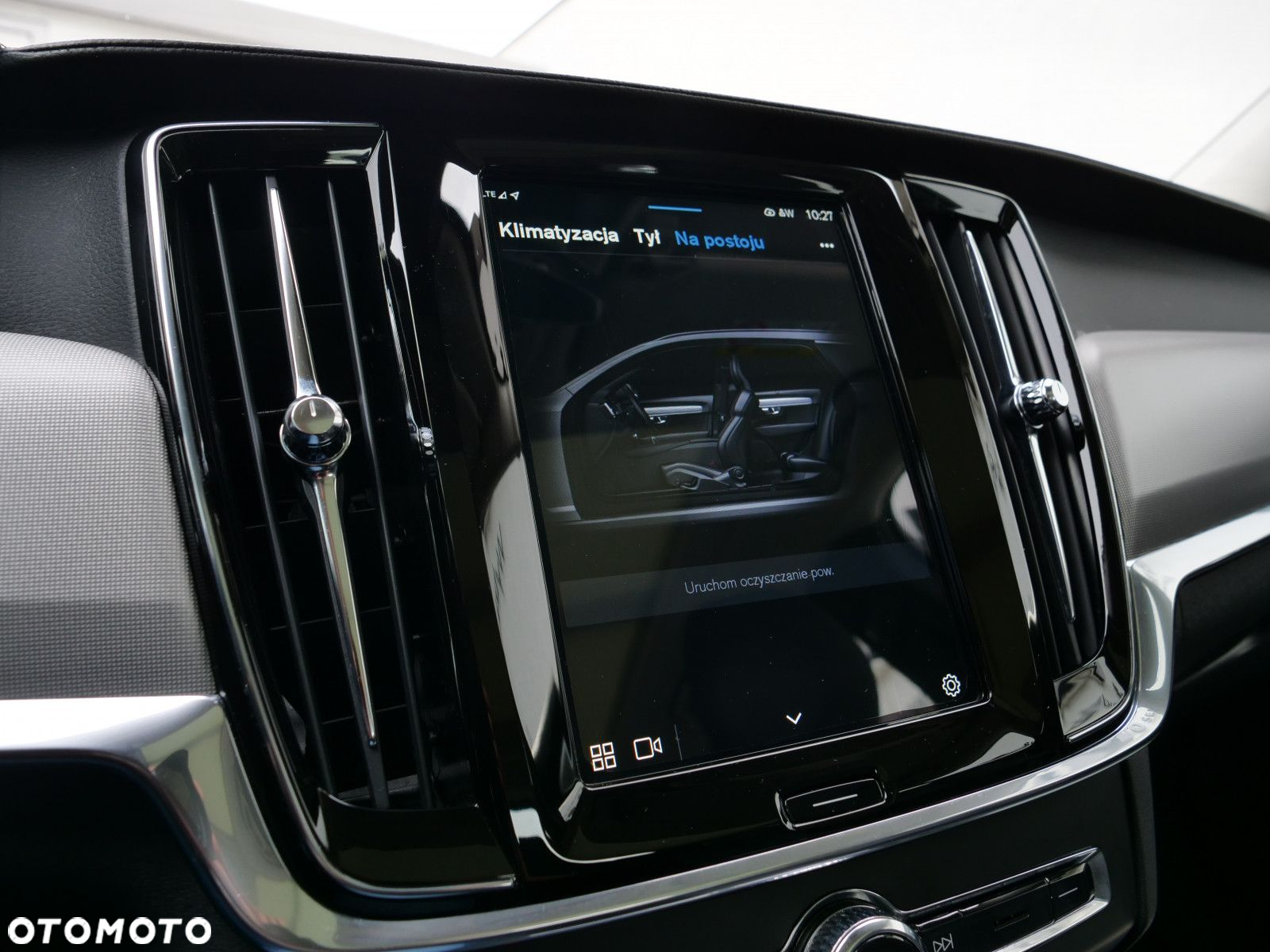Volvo V90 Cross Country - 27