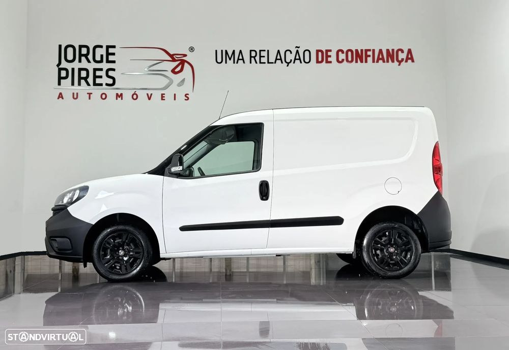 Fiat DOBLO CARGO 1.3 M-JET 95 CV - 3 LUGARES - IVA DEDUTIVÉL - 4