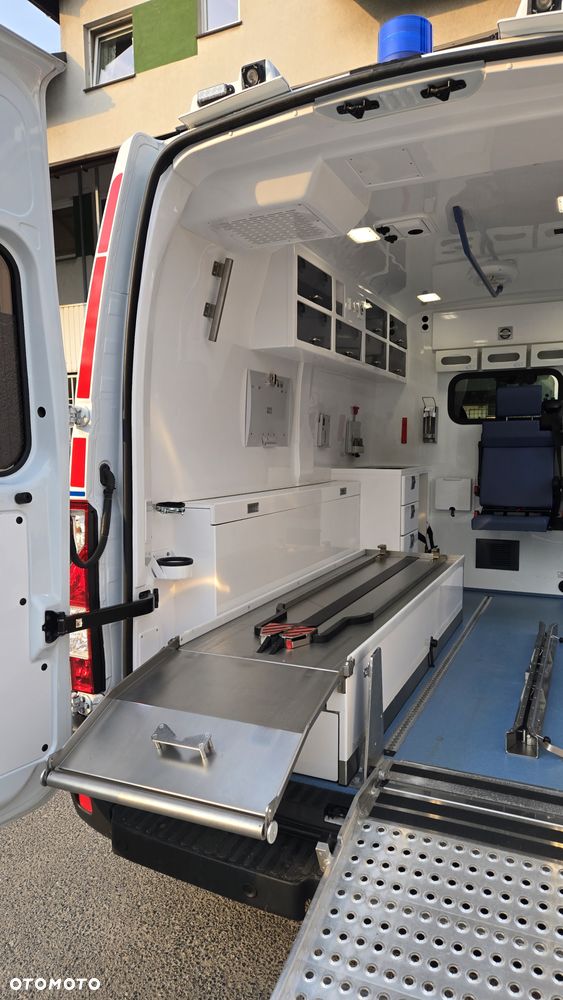 Renault Master Ambulans karetka - 16