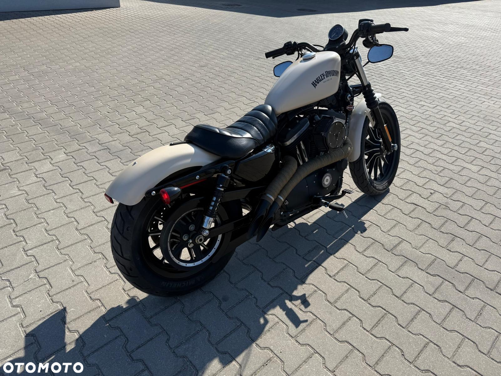 Harley-Davidson Sportster Iron 883 - 4