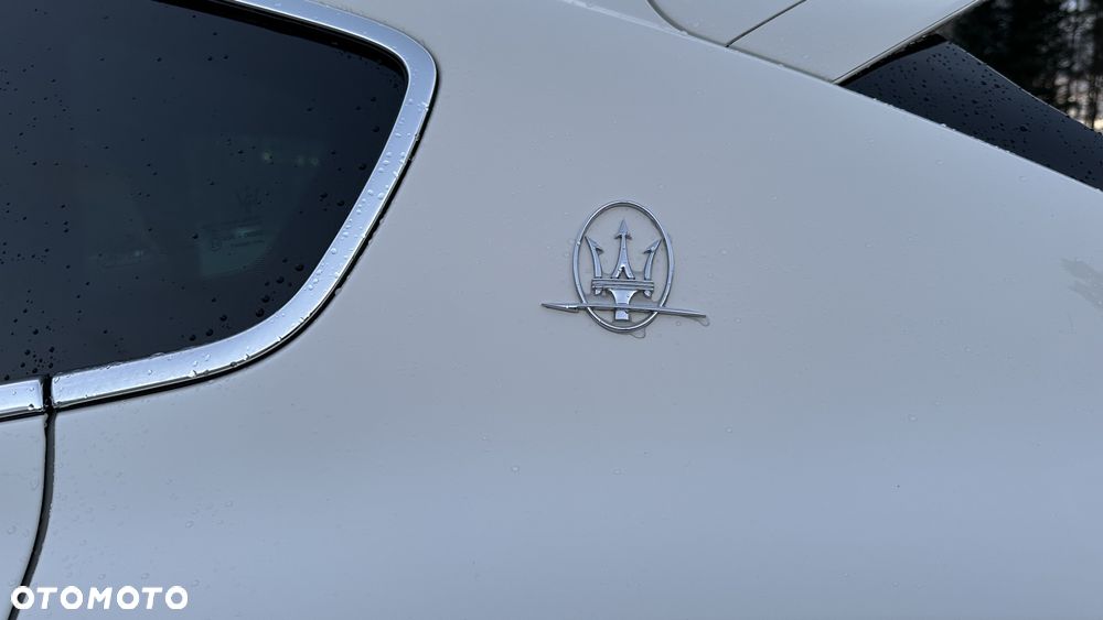 Maserati Levante Q4 Executive - 19