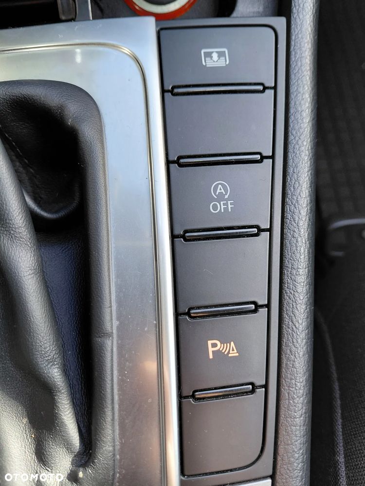 Volkswagen Passat 2.0 TDI Comfortline DSG - 36