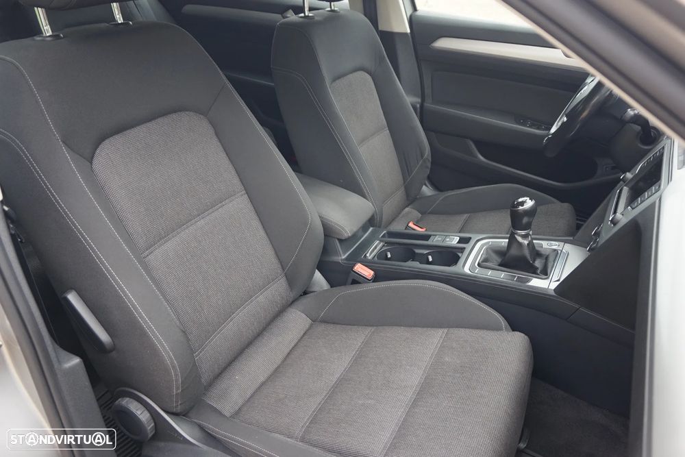 VW Passat Variant 1.6 TDI Confortline - 18