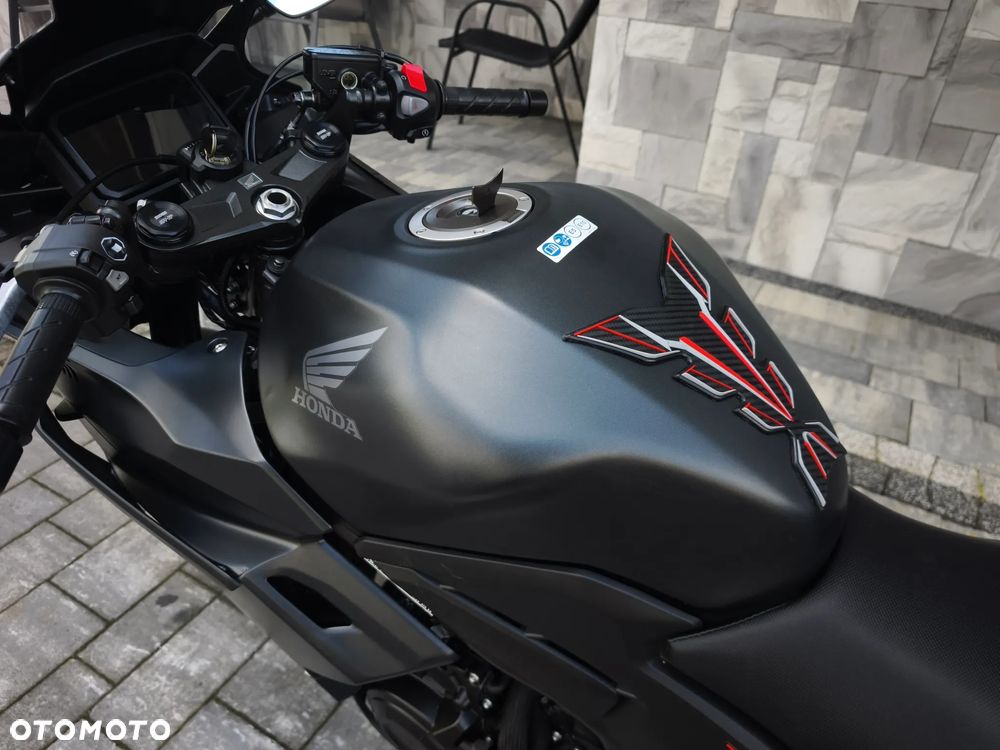 Honda CBR - 32