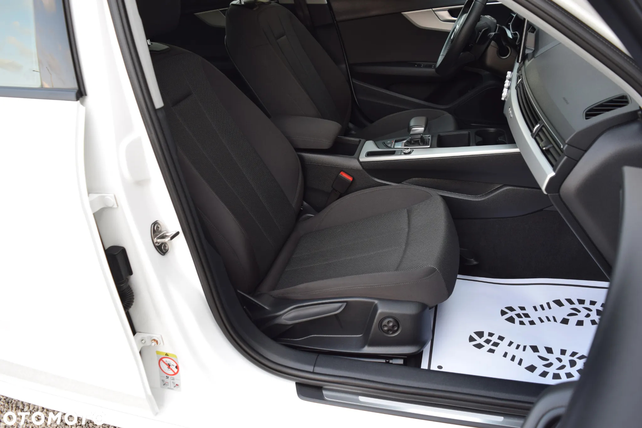 Audi A4 Avant 40 TDI quattro S tronic advanced - 38