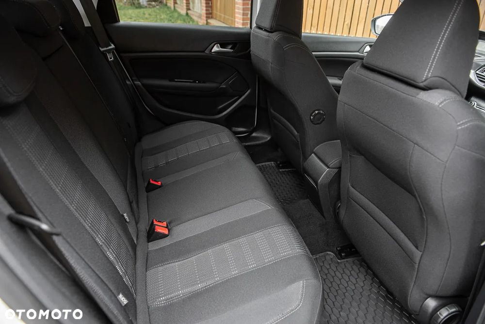 Peugeot 308 BlueHDi 150 EAT6 Stop & Start Allure - 20