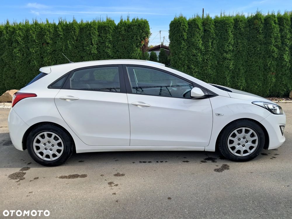 Hyundai i30 1.4 CRDi Classic + - 23