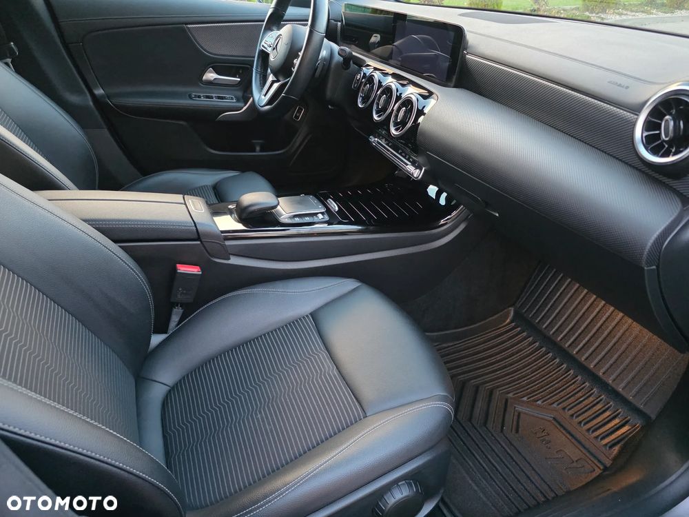 Mercedes-Benz CLA 200 d 8G-DCT Progressive - 32