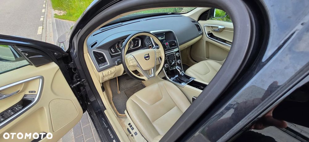 Volvo XC 60 D4 AWD Geartronic Summum - 16
