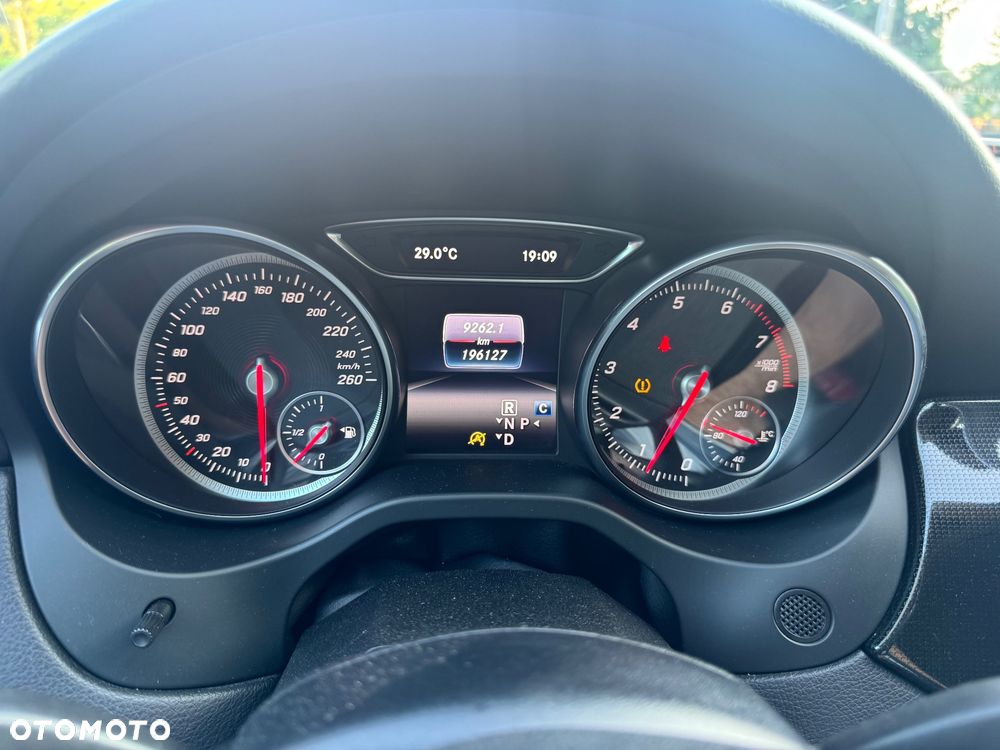 Mercedes-Benz CLA 180 7G-DCT - 7