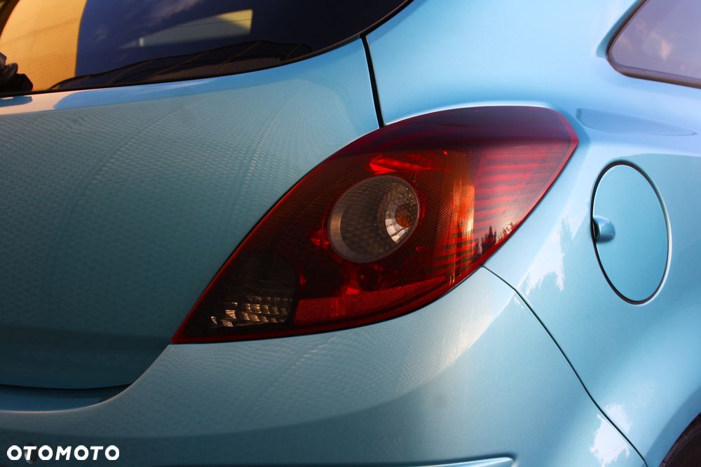 Opel Corsa 1.4 16V Color Edition - 8