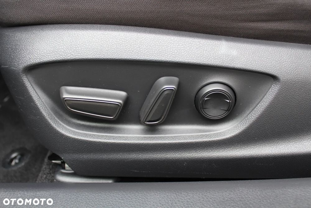 Toyota Camry 2.5 Hybrid Comfort CVT - 35