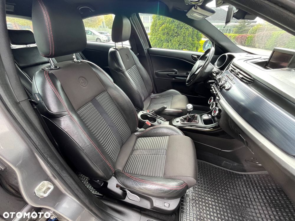 Alfa Romeo Giulietta 1.4 TB 16V Multiair Collezione - 21