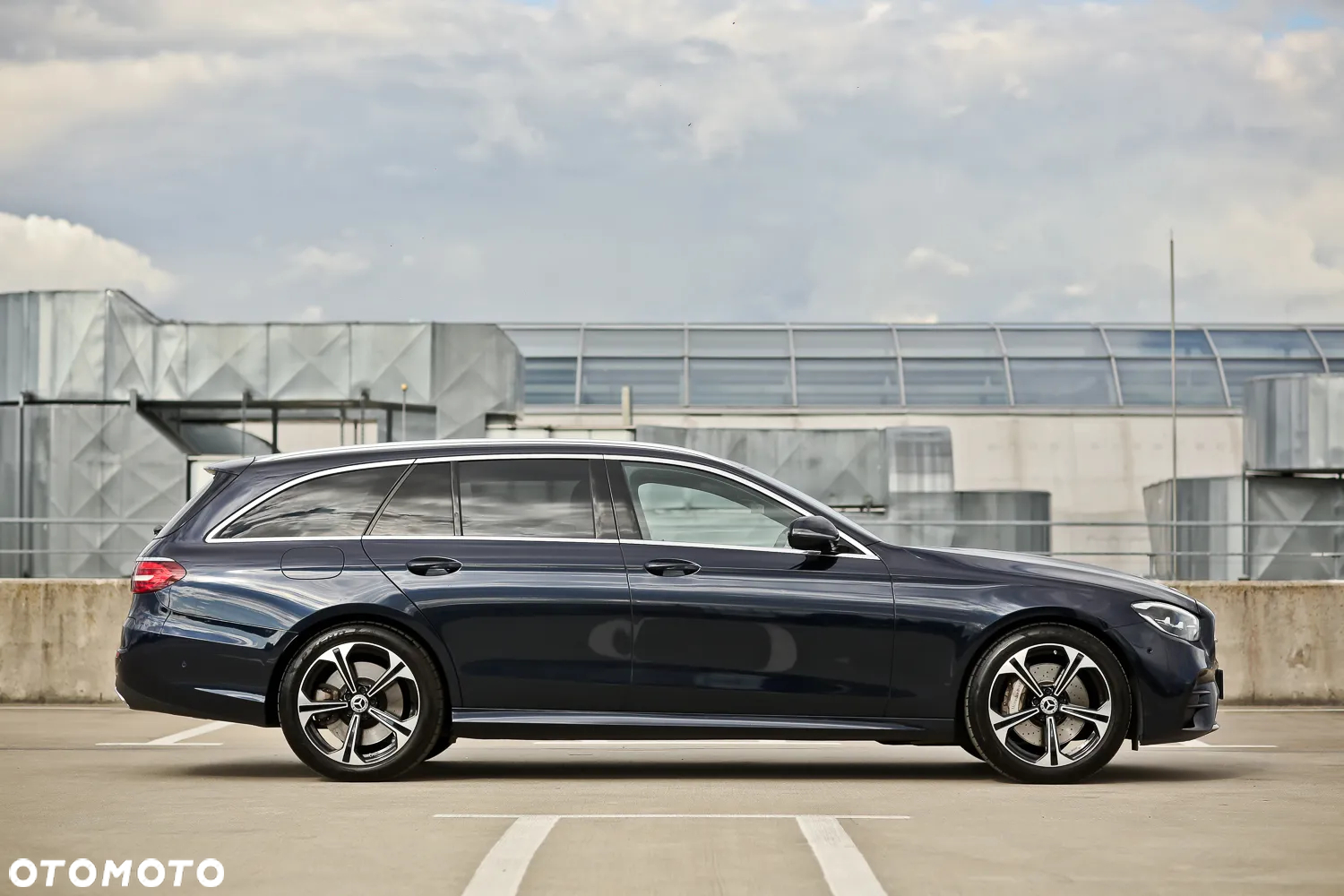 Mercedes-Benz Klasa E 300 de T 9G-TRONIC AMG Line - 3