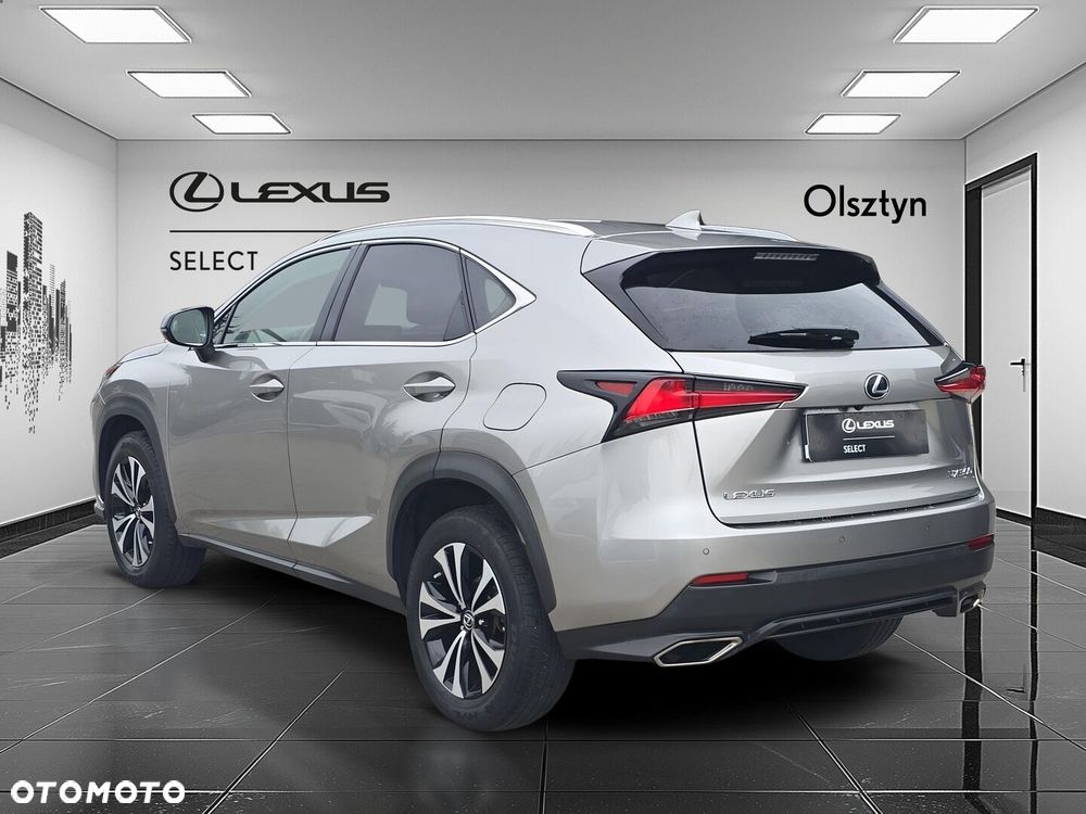 Lexus NX 300 F Impression AWD - 3