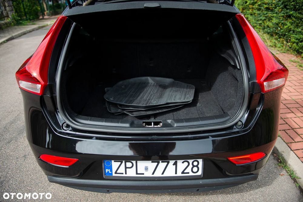 Volvo V40 D2 Summum - 22