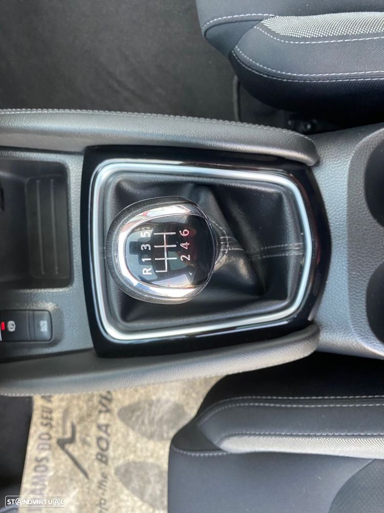 Nissan Qashqai 1.2 DIG-T N-Connecta 18 - 25