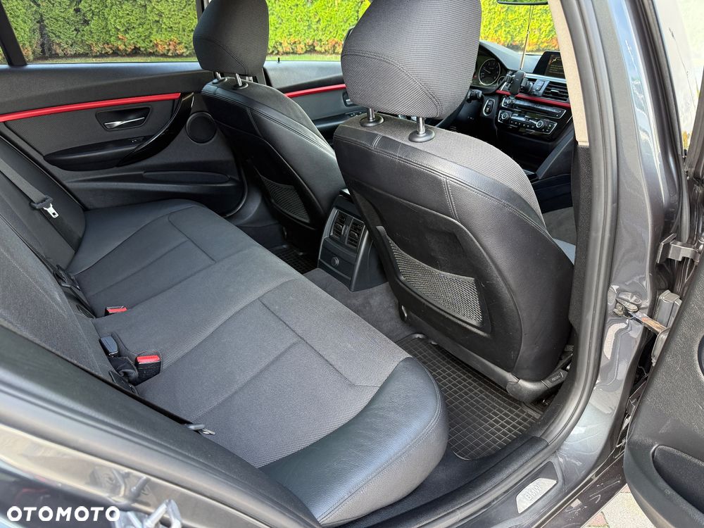 BMW Seria 3 318d Sport Line Shadow - 12
