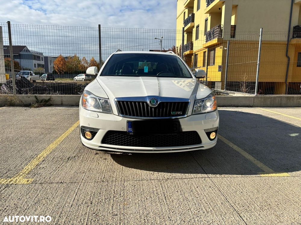 Skoda Octavia Combi 2.0 TDI RS DSG - 1