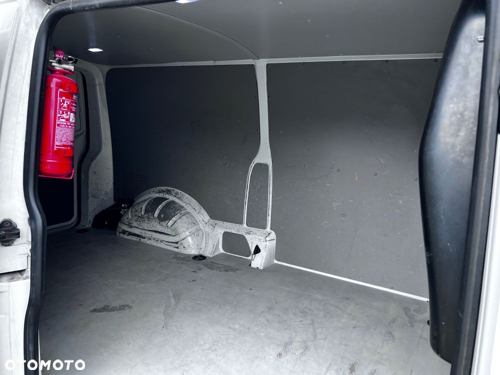 Volkswagen Transporter - 8
