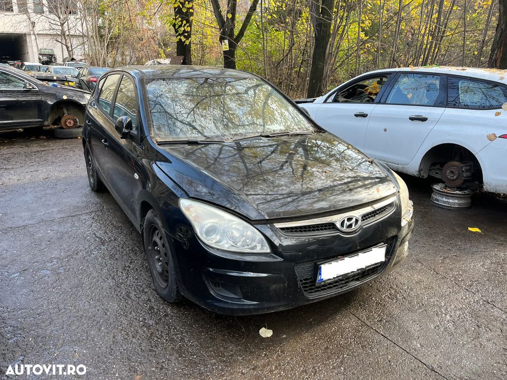 Dezmembrez Hyundai I30 2007 negru benzina - 5