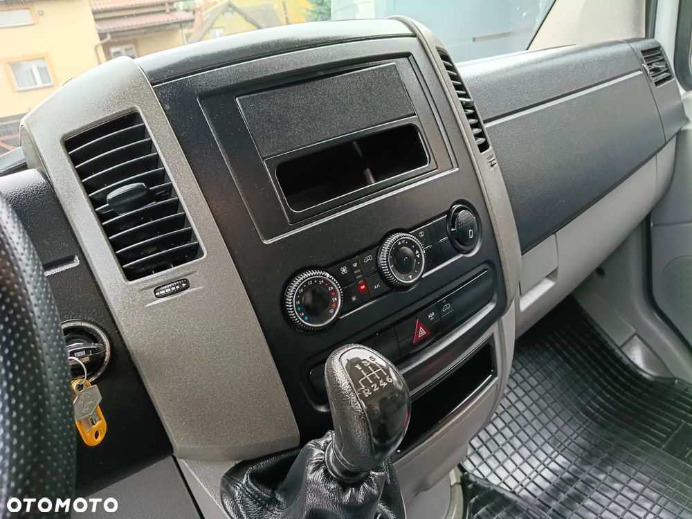 Mercedes-Benz Sprinter - 38