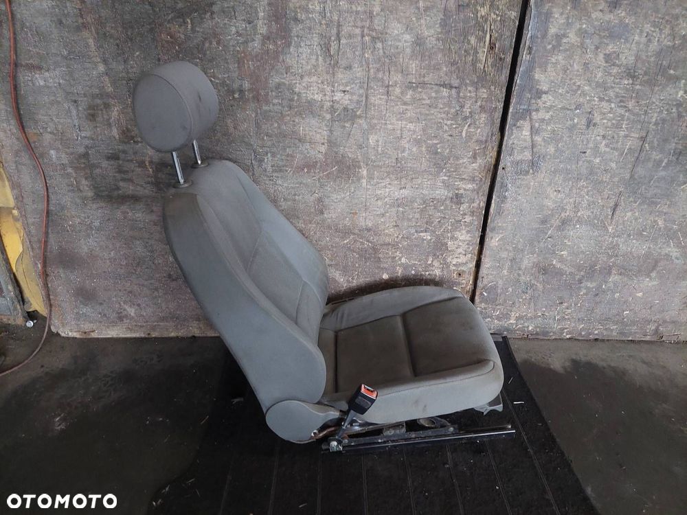 FOTEL LEWY PRZÓD KIEROWCY MAZDA 3 I BK HB 5D - 2