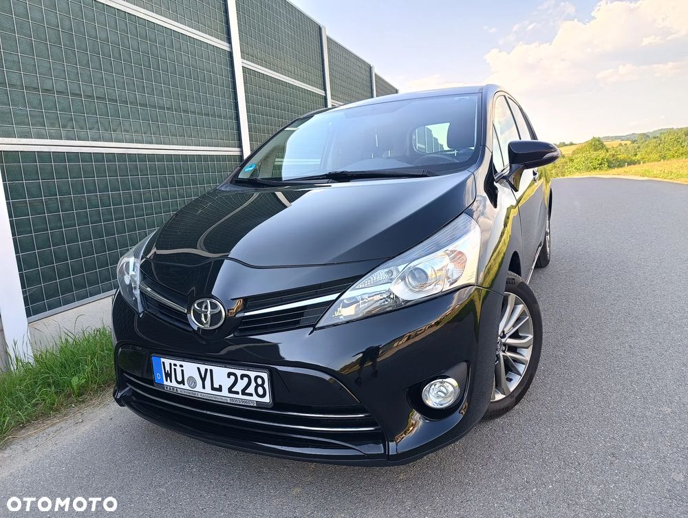 Toyota Verso 1.6 Premium - 1