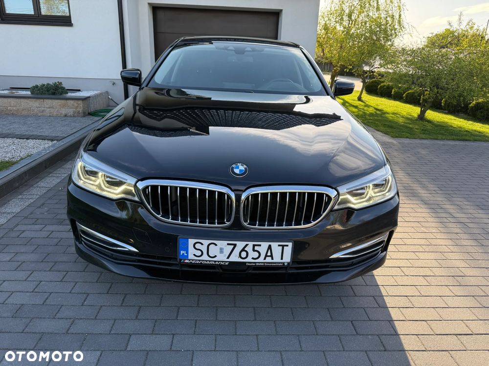 BMW Seria 5 530d xDrive Sport-Aut Luxury Line - 3