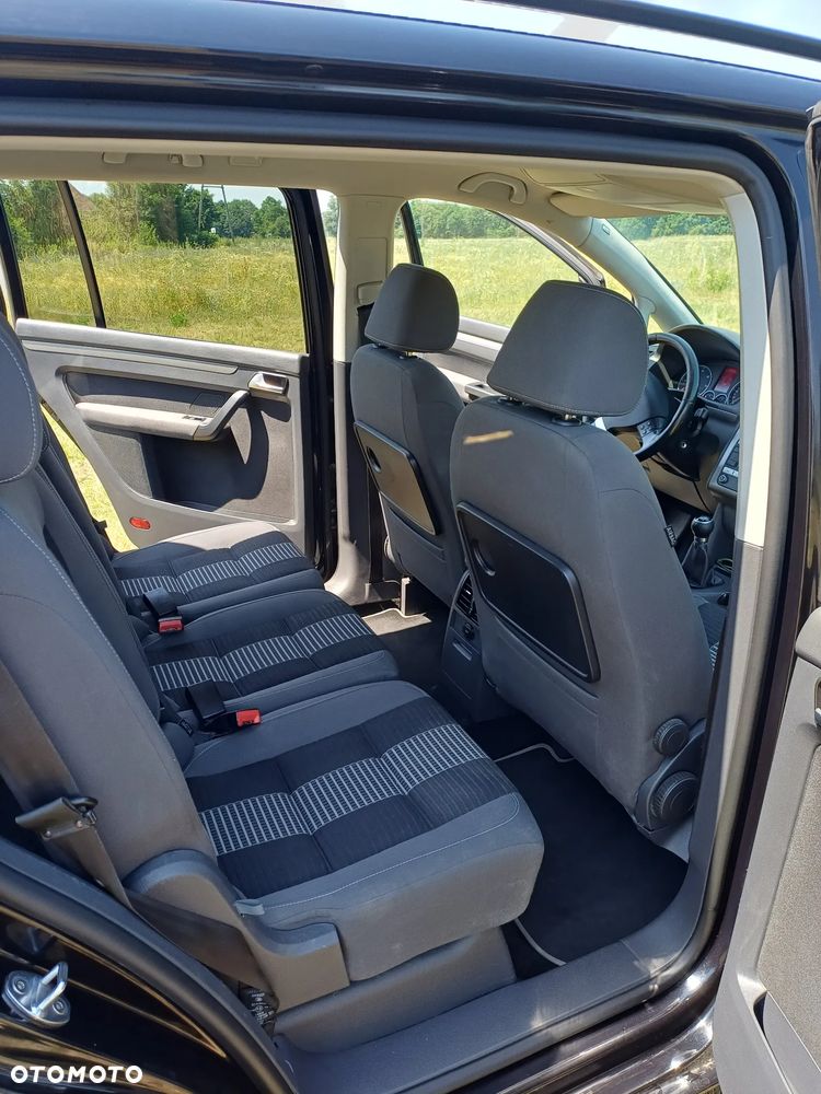 Volkswagen Touran - 7
