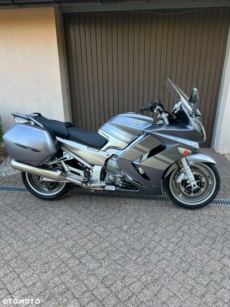 Yamaha FJR - 2