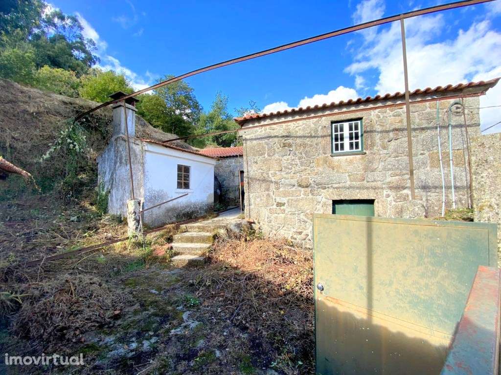 Moradia para restaurar - Grande imagem: 2/30