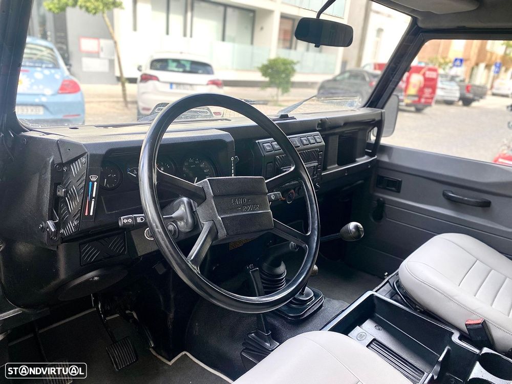 Land Rover Defender 110 2.5 TD5 Metal Top - 18