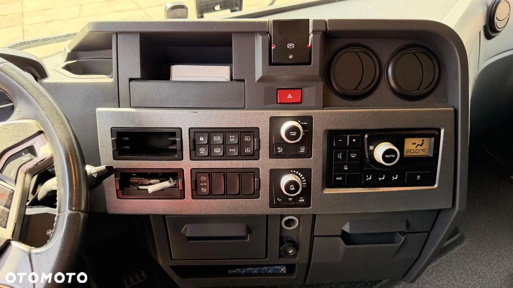 Renault Gama T 480 - 9