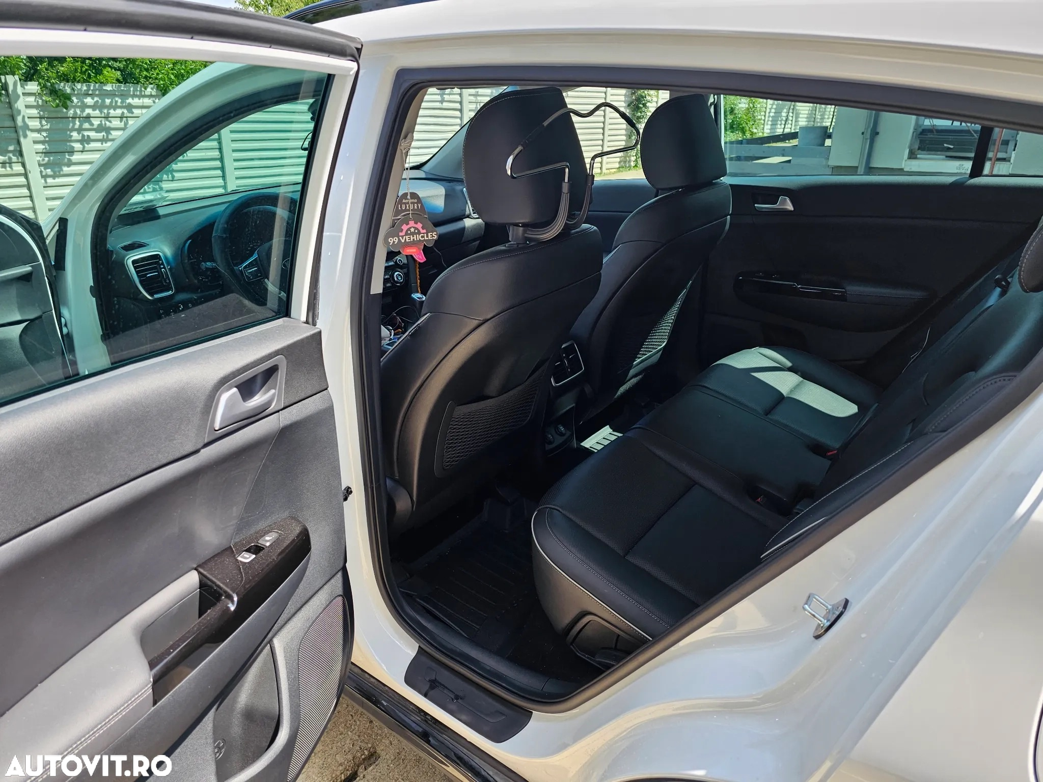 Kia Sportage 1.6 CRDI 2WD Eco-Dynamics+ (48V M-H) Black Edition - 8