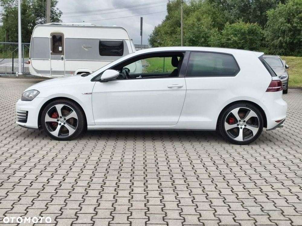 Volkswagen Golf - 4