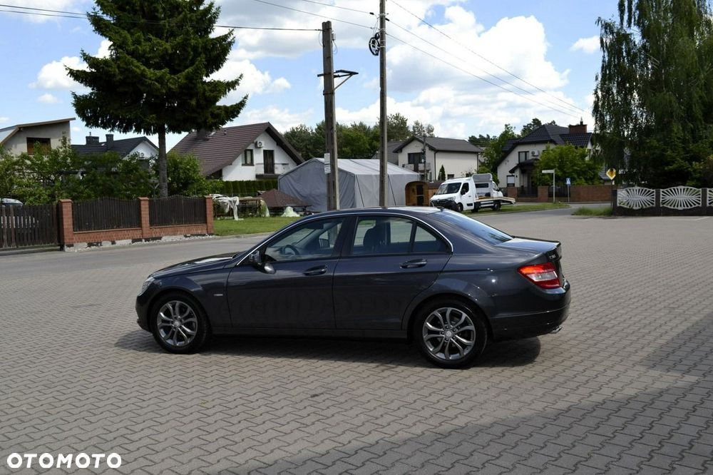 Mercedes-Benz Klasa C 180 BlueEFFICIENCY 7G-TRONIC Elegance - 4