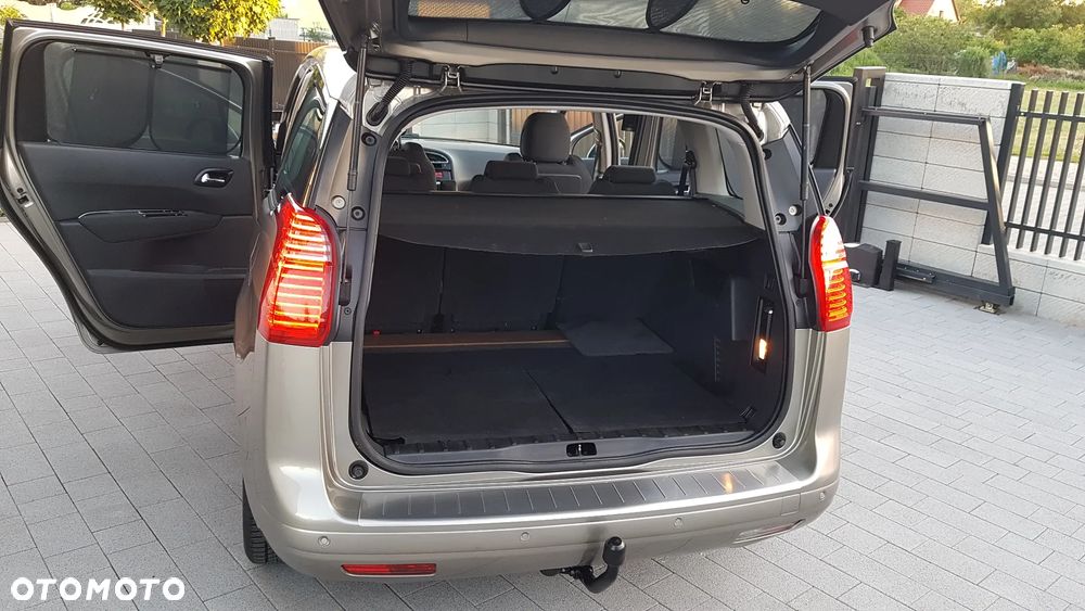 Peugeot 5008 HDI 115 Allure - 24