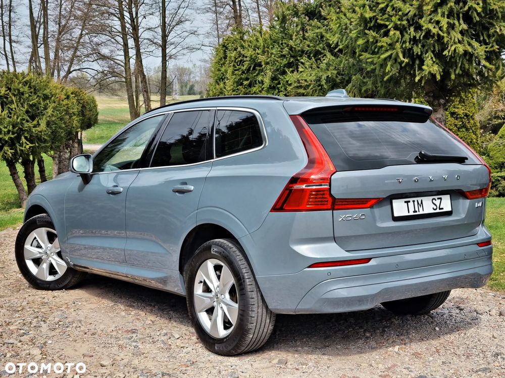 Volvo XC 60 B4 D AWD Geartronic Momentum Pro - 11
