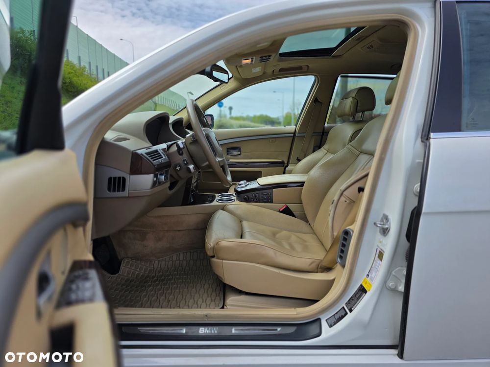 BMW Seria 7 750i L - 10