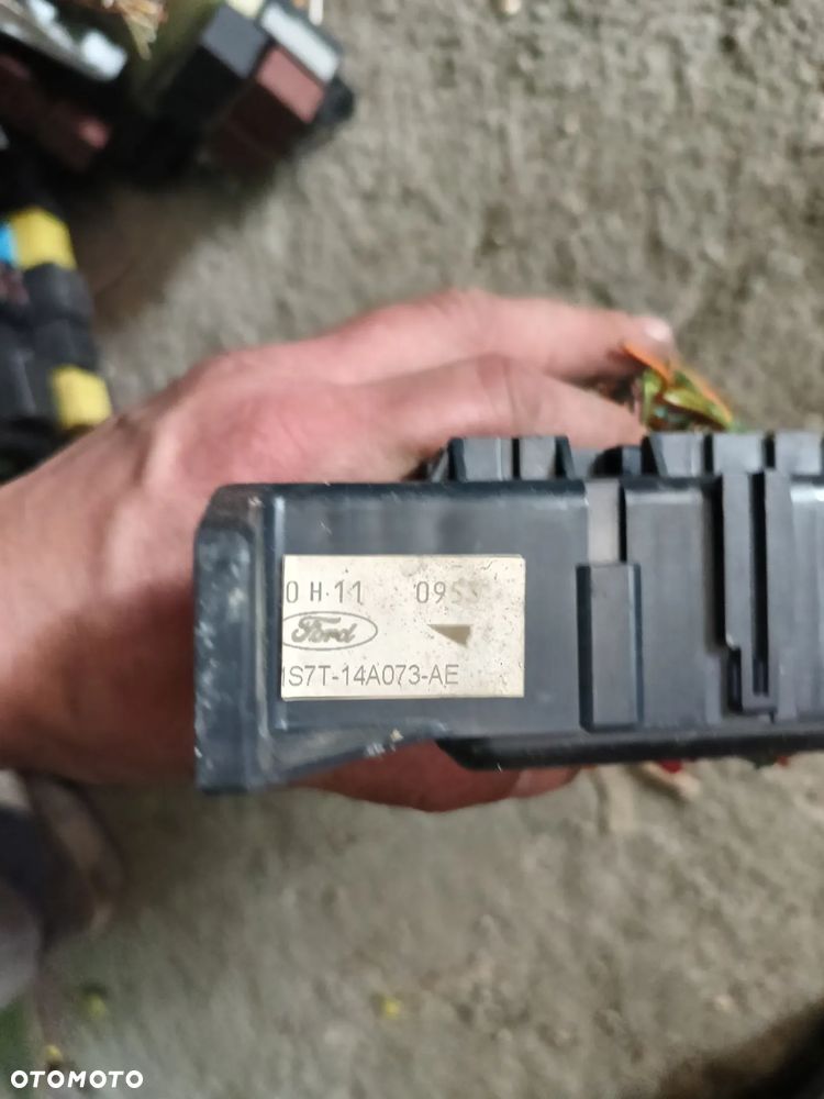 Skrzynka bezpieczników Ford mondeo mk3 2.0 moduł 1s7t-14a073-ae - 2